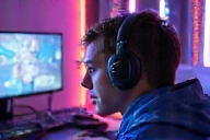 Zentopulse Gaming Headset - Lifestyle Shot
